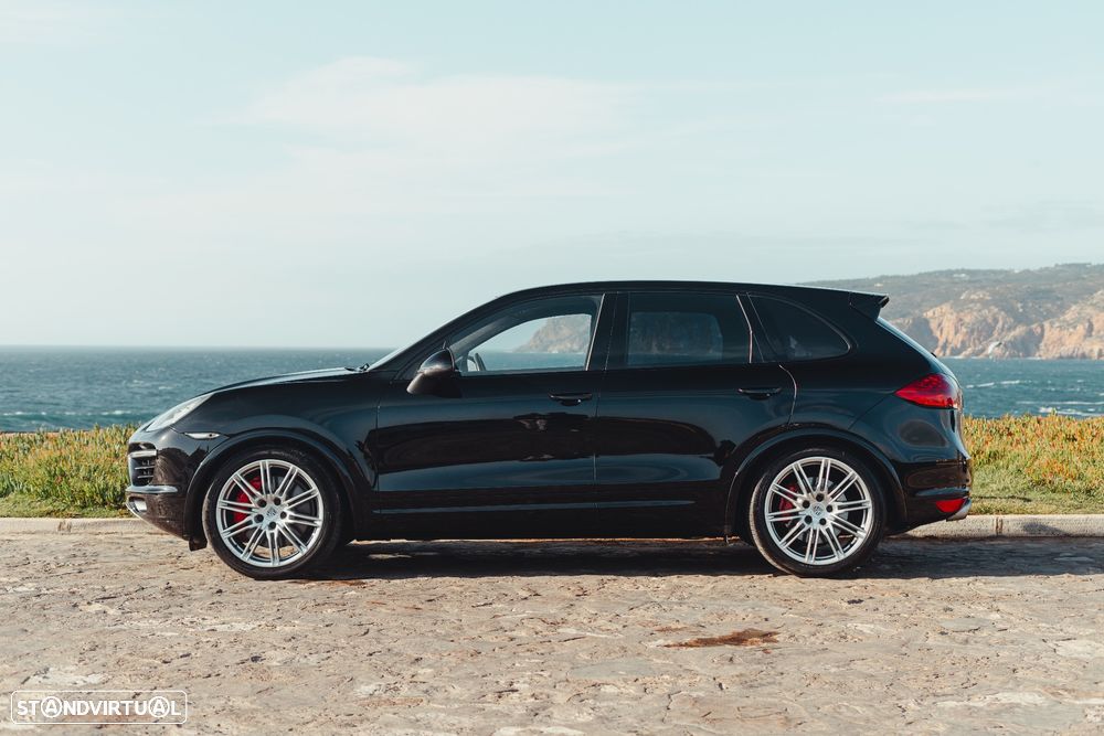 Porsche Cayenne Turbo - 21