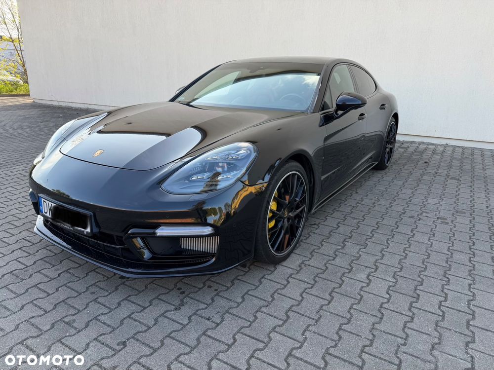 Porsche Panamera - 4