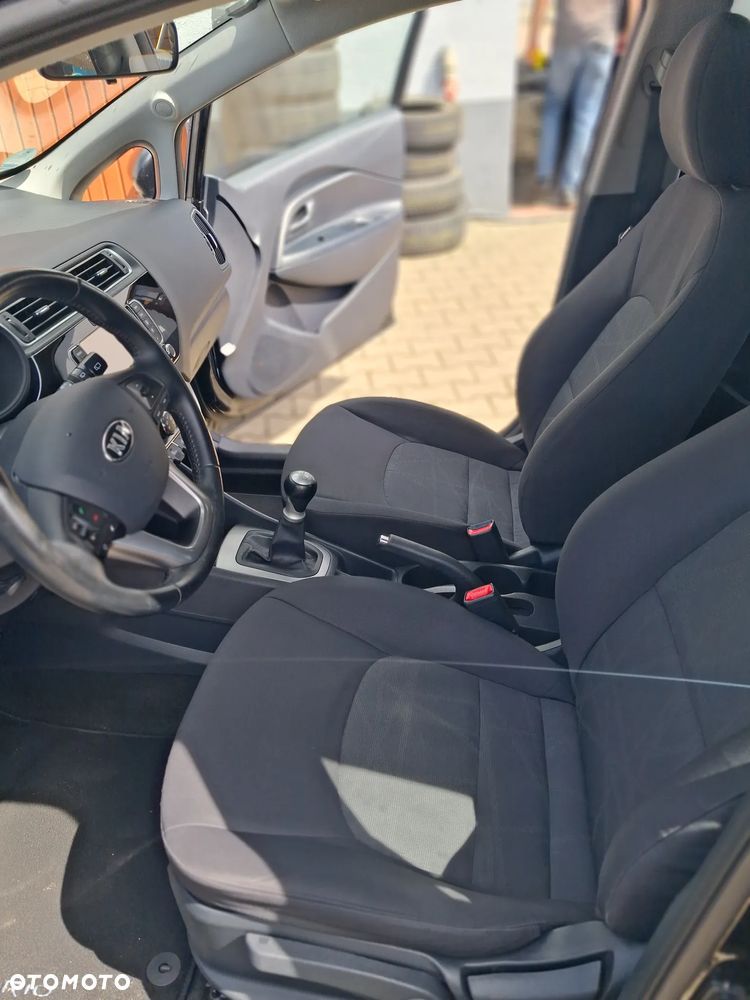 Kia Rio - 11