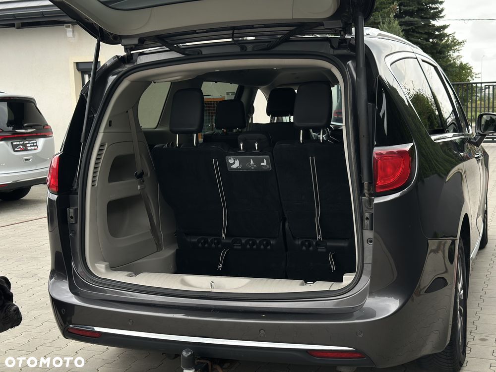 Chrysler Pacifica - 17