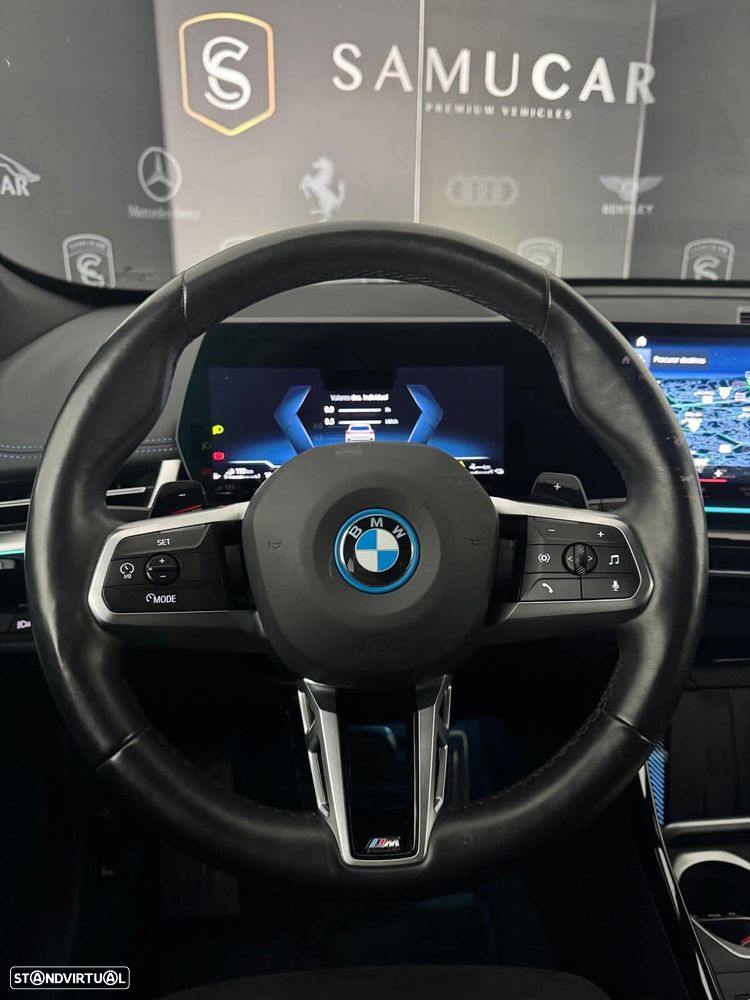 BMW iX1 xDrive30 M Sport Pack - 17