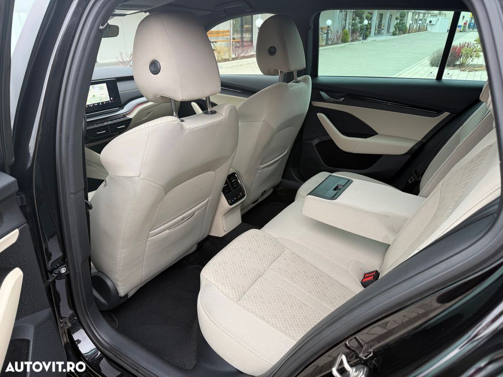 Skoda Octavia Combi 2.0 TDI DSG Premium Edition - 11