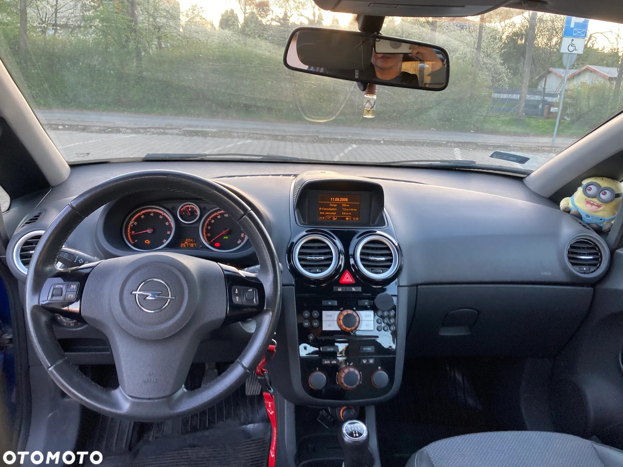 Opel Corsa 1.4 16V Cosmo - 27