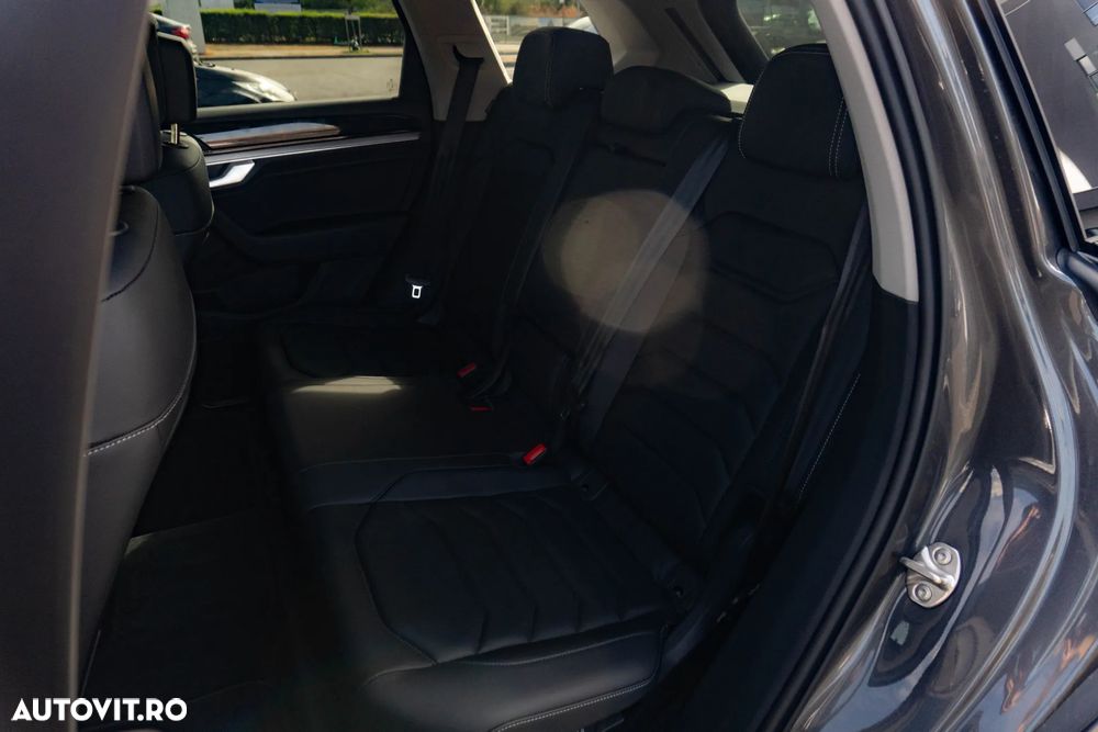 Volkswagen Touareg - 34