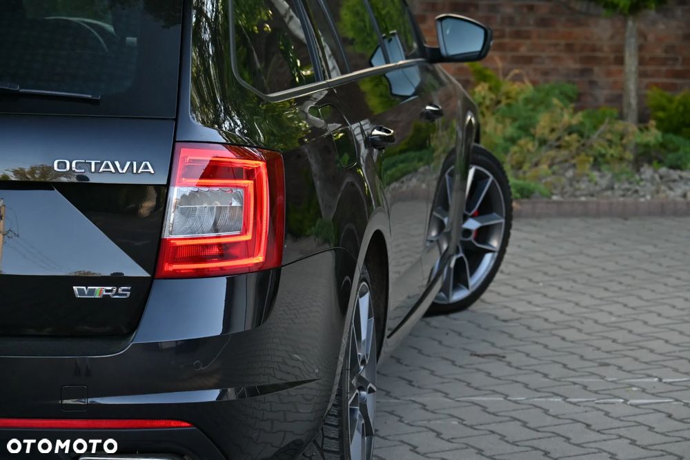 Skoda Octavia 2.0 TDI DSG RS - 15