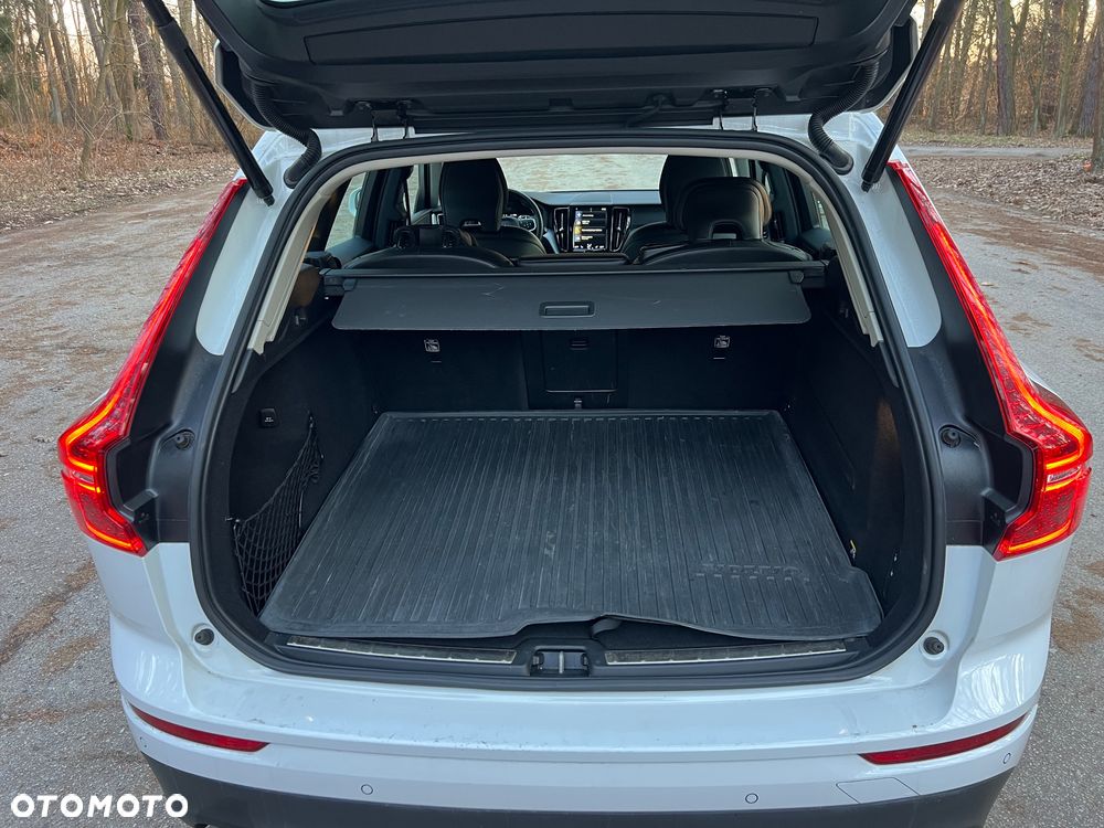 Volvo XC 60 B5 B AWD Geartronic Momentum Pro - 27