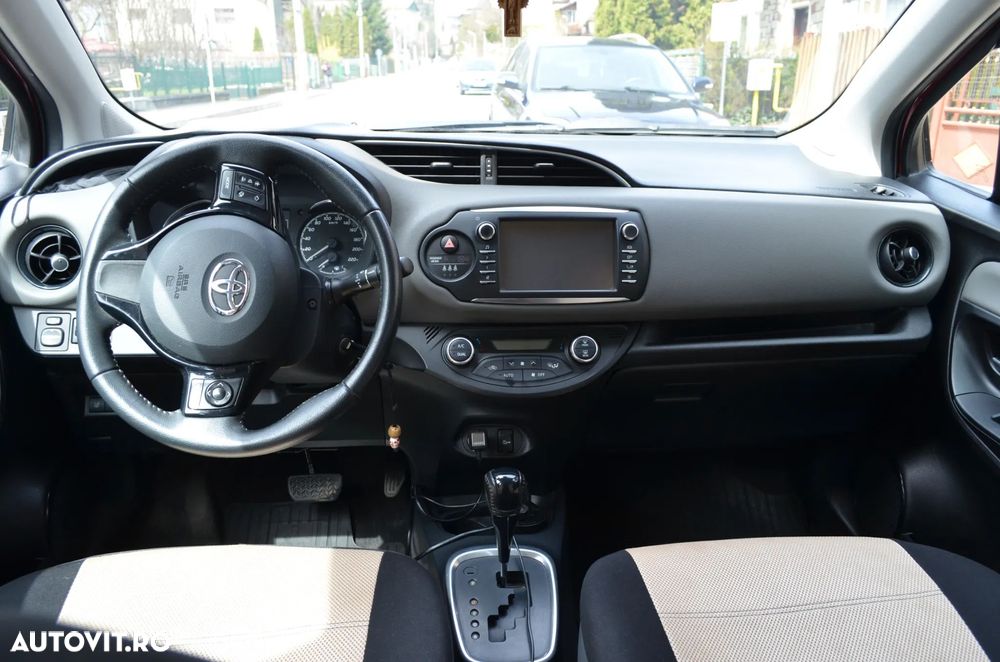 Toyota Yaris 1.5 VVT-i HSD Luna - 7