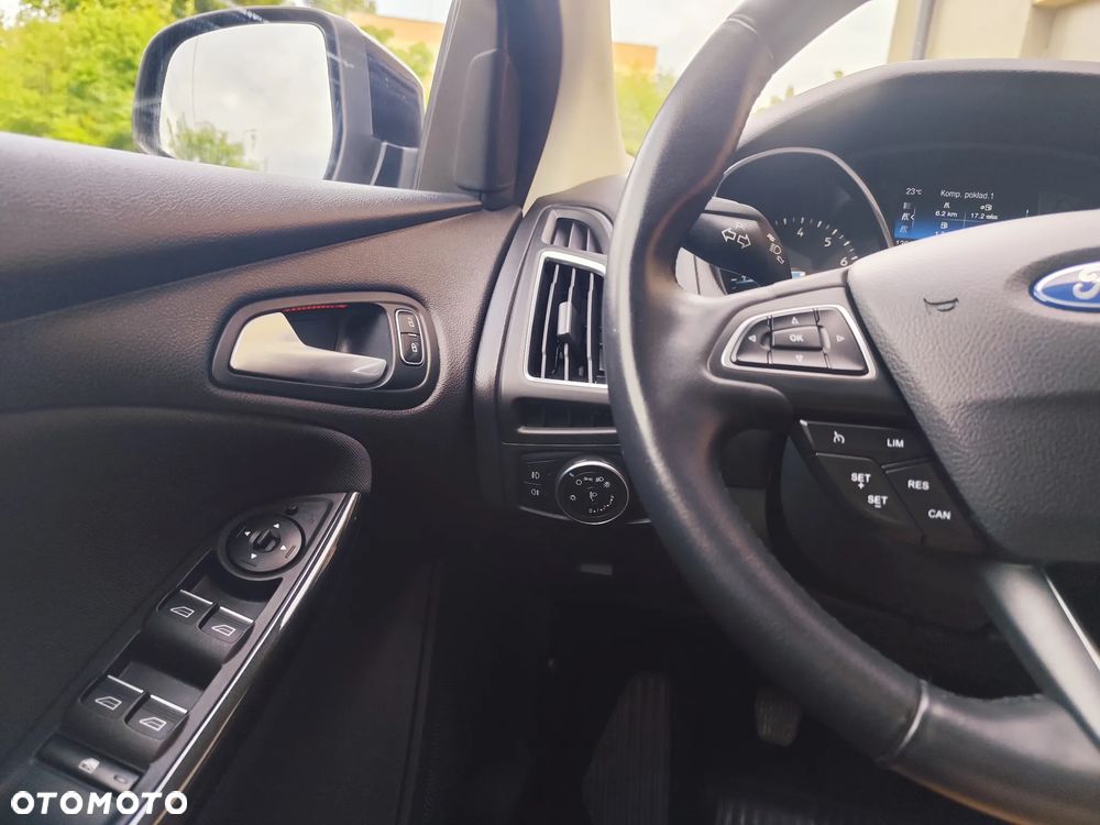 Ford Focus 1.0 EcoBoost Gold X (Edition) - 24