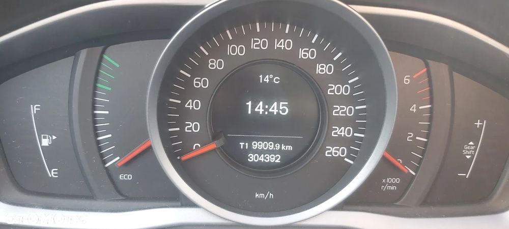 Volvo V60 D2 Momentum - 26