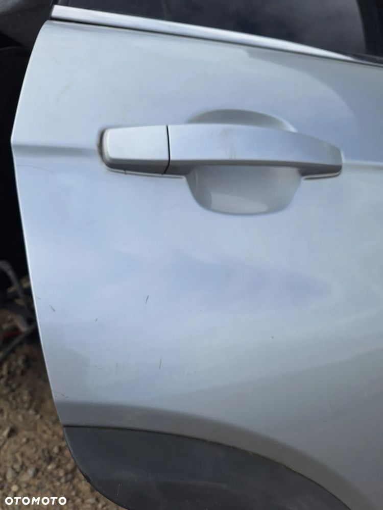 DRZWI PRAWY TYŁ- CHEVROLET CAPTIVA 2006-10rok / SREBRNE - 3
