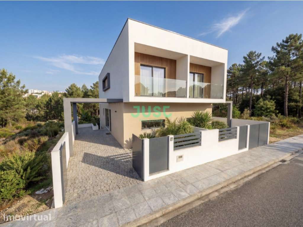 Moradia triplex com, t3 com piscina em Fernão Ferro - Pinhal General. - Grande imagem: 2/16