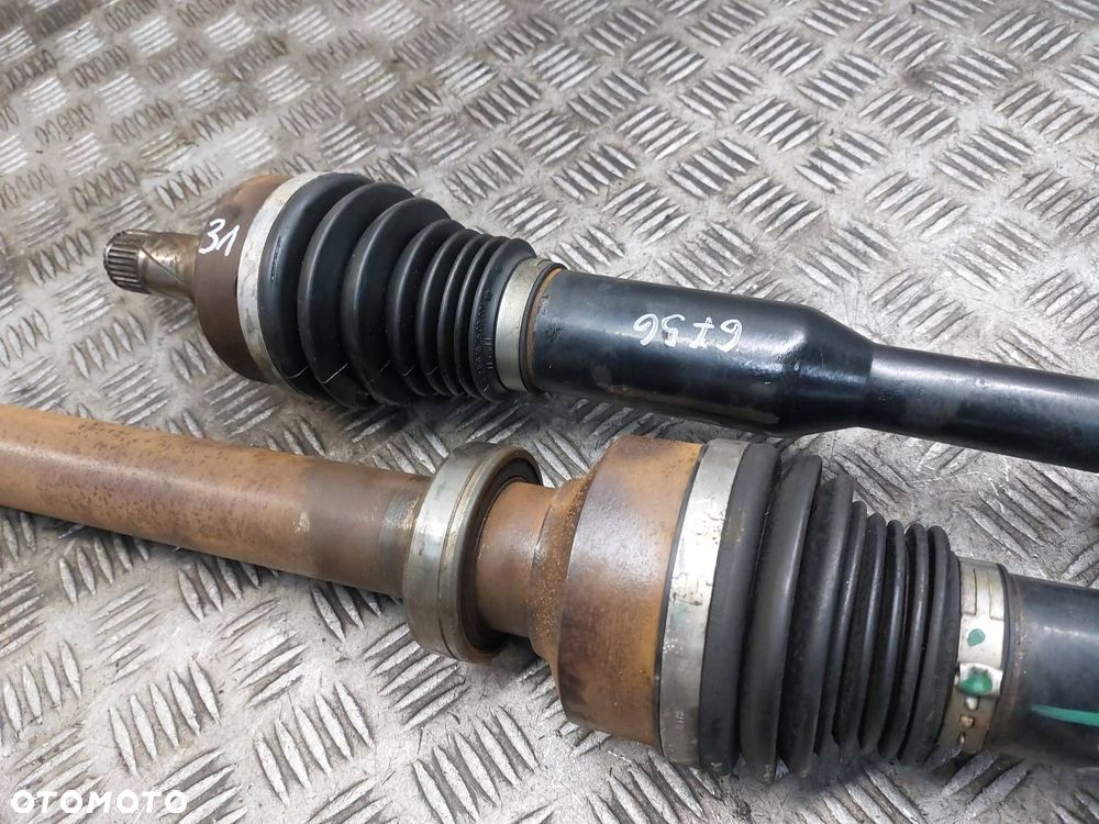PÓŁOŚ LEWY + PRAWY PRZÓD 6B VOLVO XC60 I 2.0 D3 31367557 31367535 30787842 - 3
