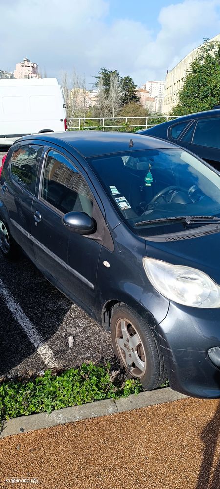 Peugeot 107 1.0 Trendy - 2