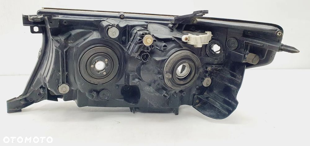 TOYOTA LAND CRUISER 200 08-11 Lampa Prawa Przód EU - 8