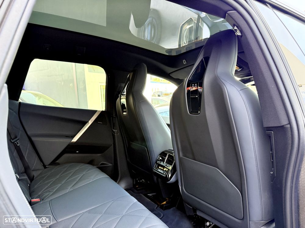 BMW iX xDrive 50 Pack Desportivo - 32