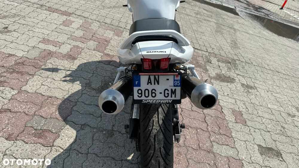 Suzuki SV - 18