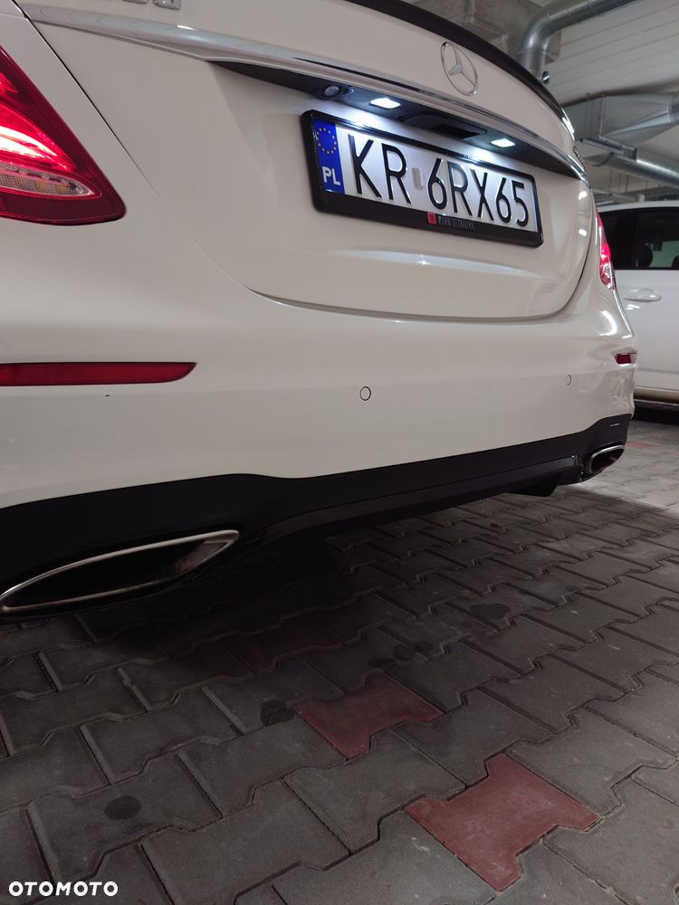 Mercedes-Benz Klasa E 300 9G-TRONIC AMG Line - 25
