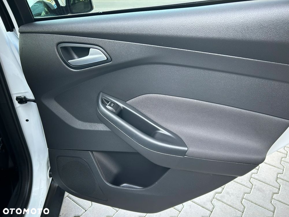 Ford Focus 1.5 EcoBlue Start-Stopp-System TITANIUM - 29