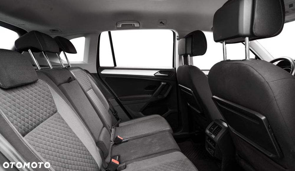Volkswagen Tiguan 2.0 TDI SCR 4MotION DSG R-Line - 9