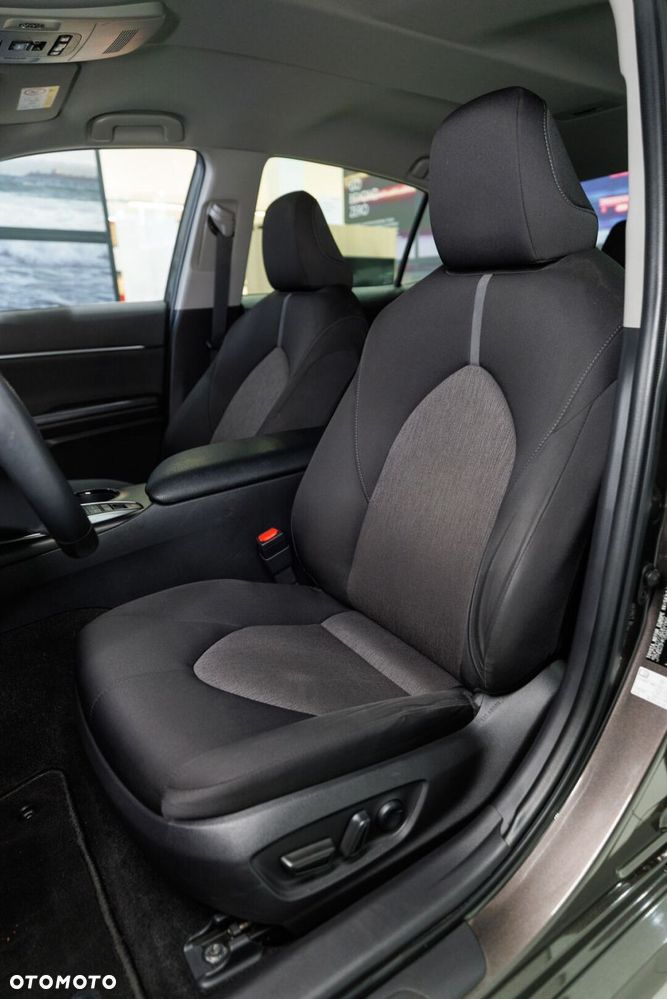 Toyota Camry 2.5 Hybrid Comfort CVT - 8