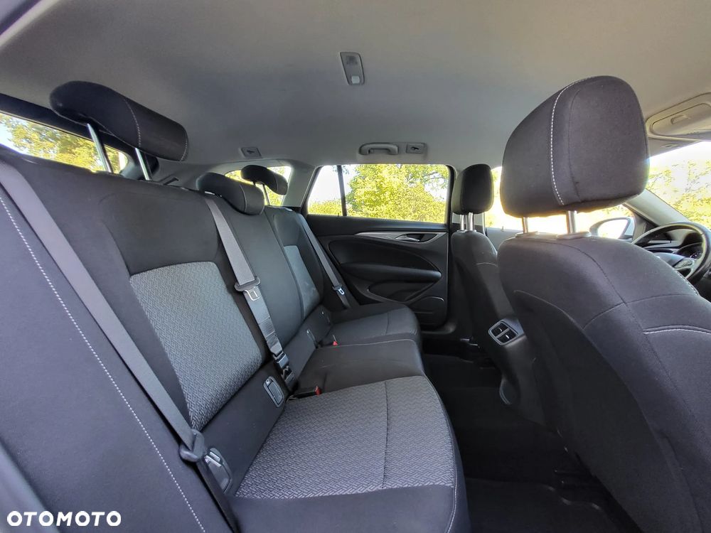 Opel Insignia - 16