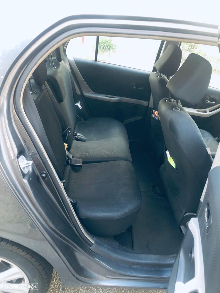 Toyota Yaris 1.4 D-4D Comfort+AC - 8