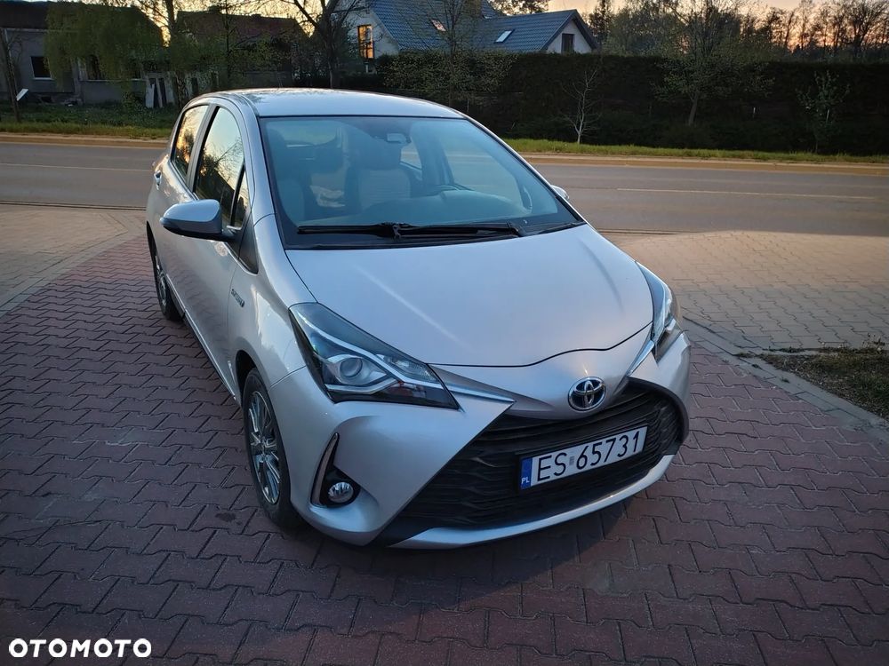 Toyota Yaris Hybrid 100 Premium EU6 - 15