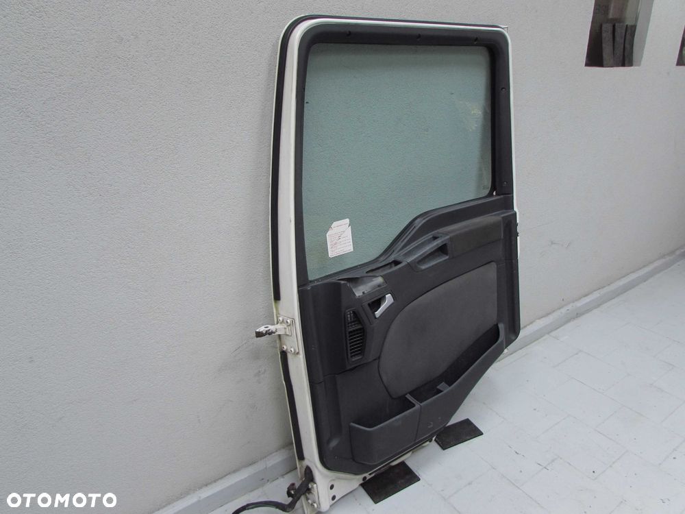 MAN TGL TGM TGA 8-180 07-12 DRZWI PRAWE PRZOD KPL - 8