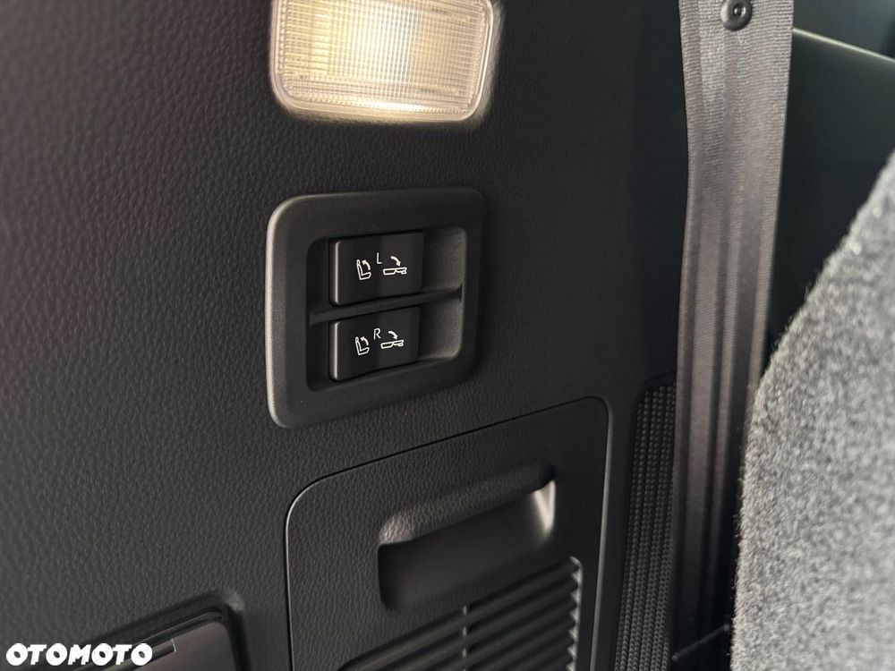 Toyota Land Cruiser - 22