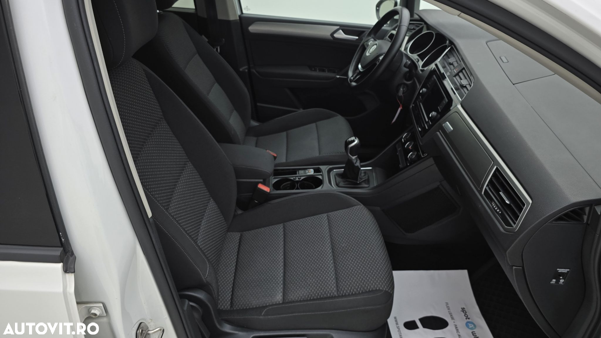 Volkswagen Touran 2.0 TDI Comfortline - 19