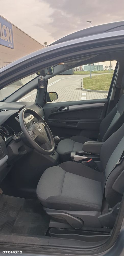 Opel Zafira 1.9 CDTI - 8