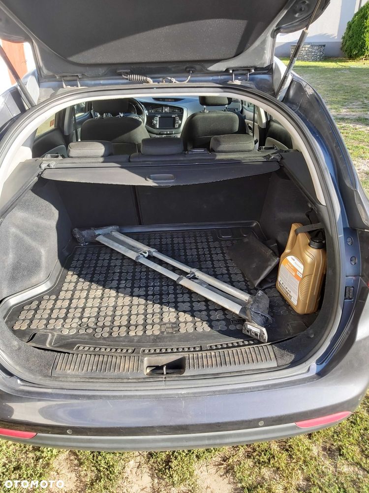 Kia Ceed - 8