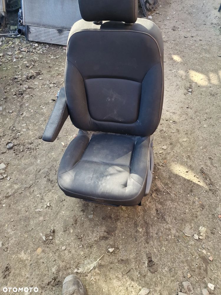 Fotele kierowcy trafic III vivaro B talento - 2