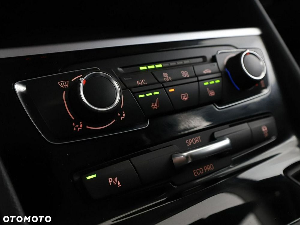BMW Seria 2 218d xDrive - 27