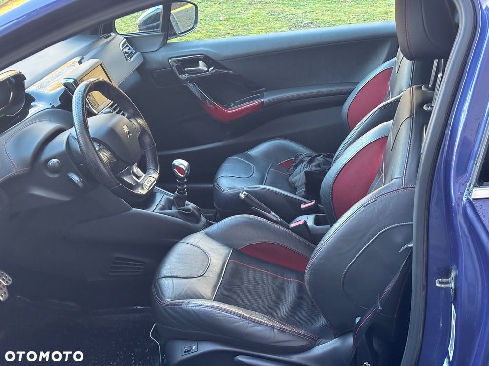 Peugeot 208 1.6 THP GTi - 12