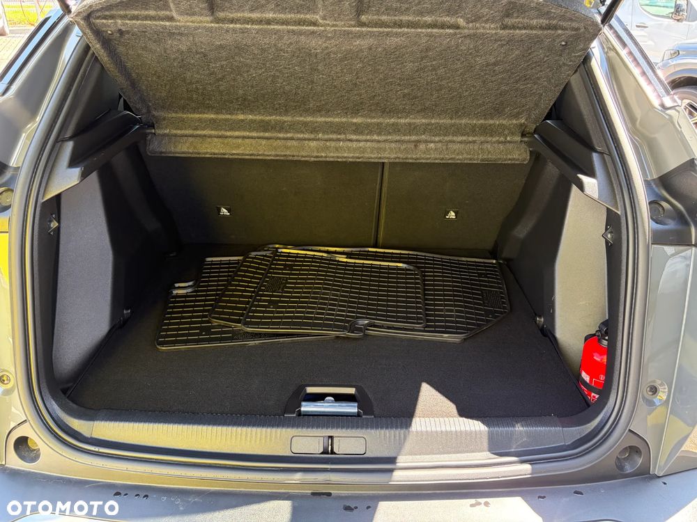 Peugeot 2008 1.2 PureTech GT S&S EAT8 - 17