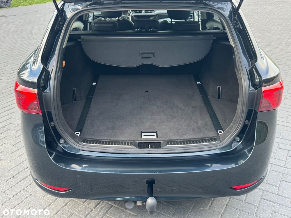 Toyota Avensis - 28