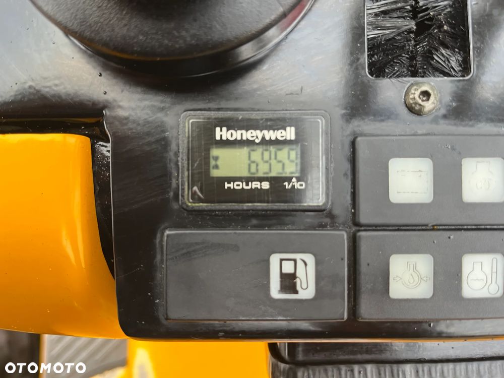 JCB 8008 CTS Micro - 17