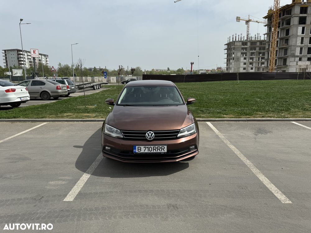 Volkswagen Jetta 2.0 TDI DSG Comfortline - 13