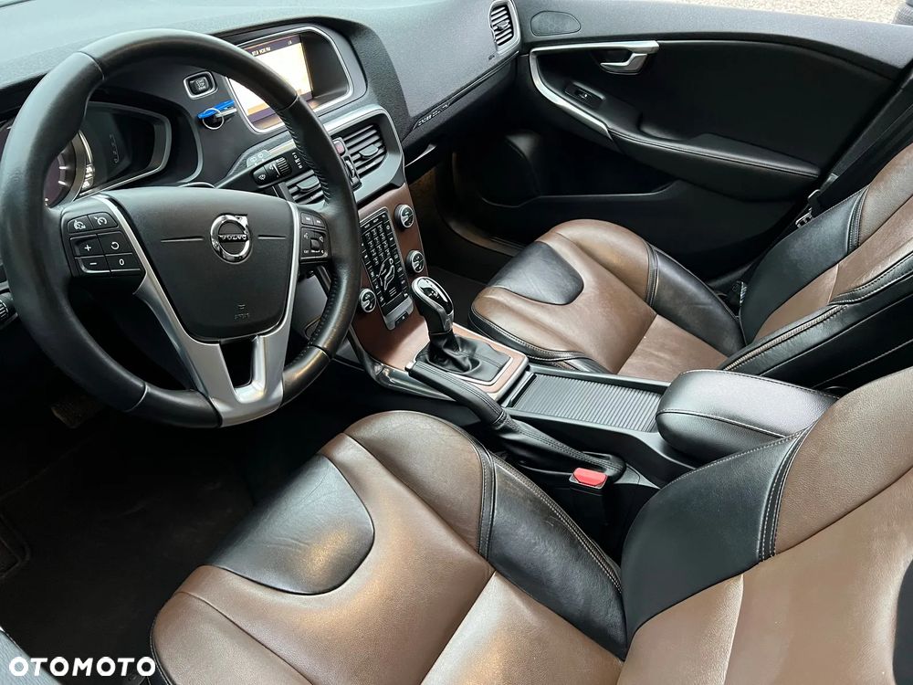 Volvo V40 Cross Country - 15