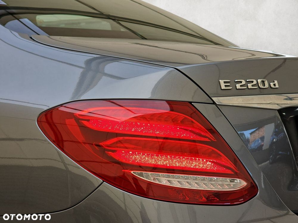 Mercedes-Benz Klasa E - 28