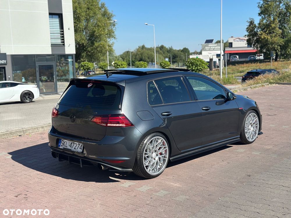 Volkswagen Golf GTI Performance BlueMotion Technology DSG - 4