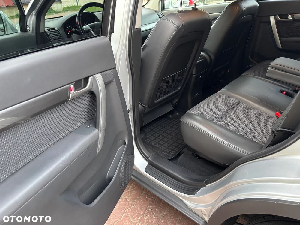 Chevrolet Captiva 2.4 2WD 7 Sitzer LS Family Edition - 21