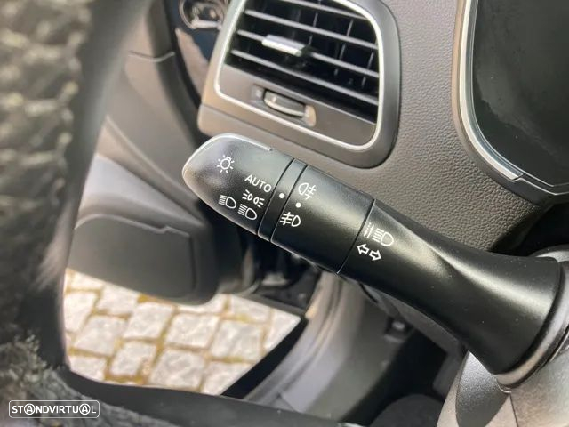 Renault Mégane 1.3 TCe Limited EDC - 19
