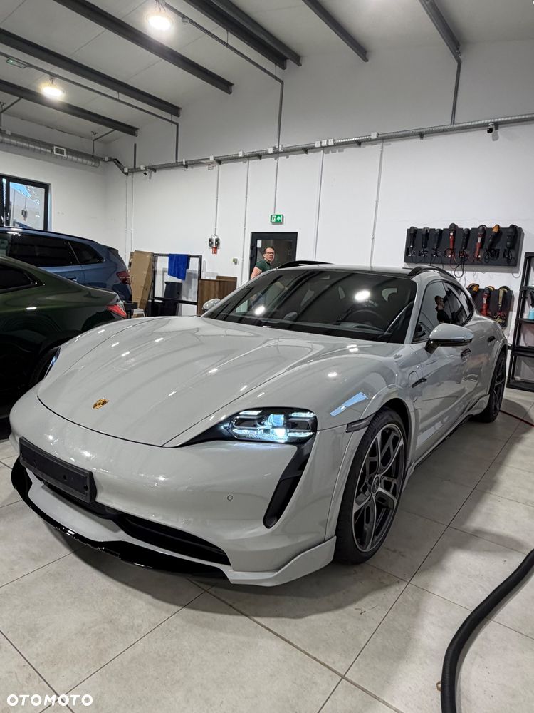 Porsche Taycan 4 - 2
