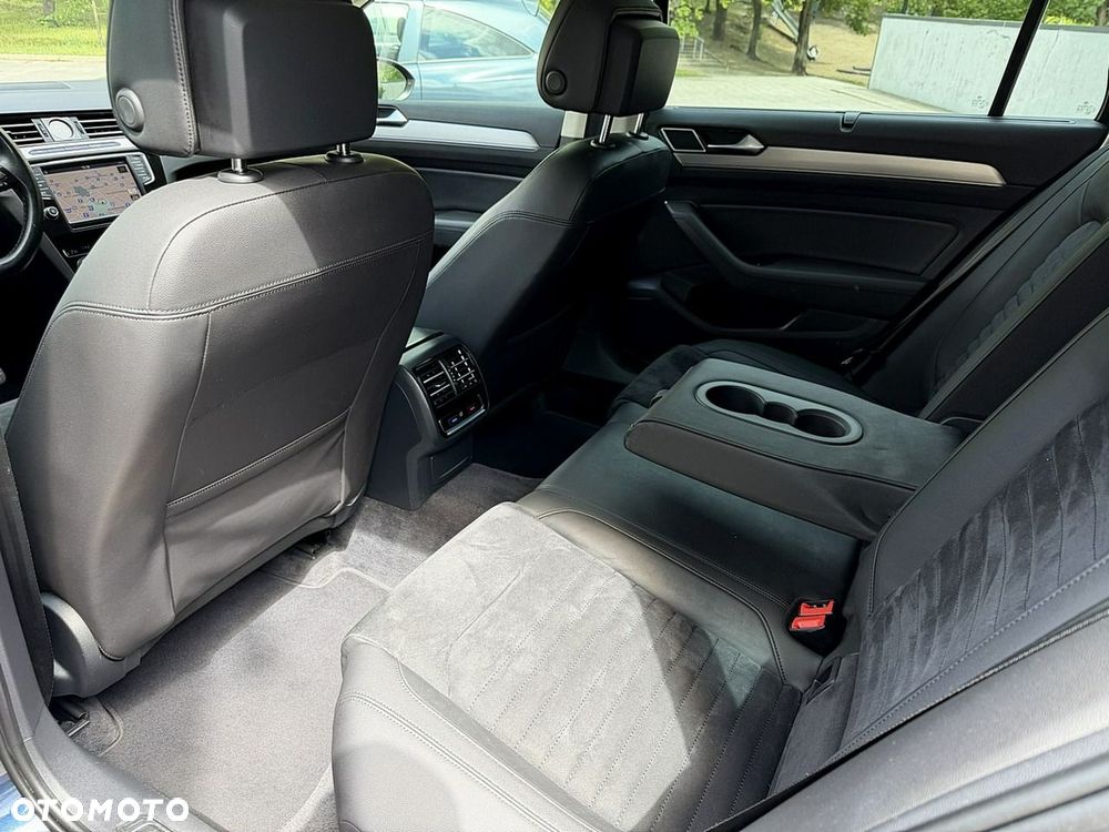 Volkswagen Passat - 13
