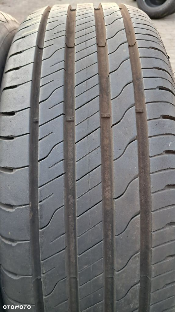205/60R16 96V Goodyear Efficient Grip Performance 2 - 2