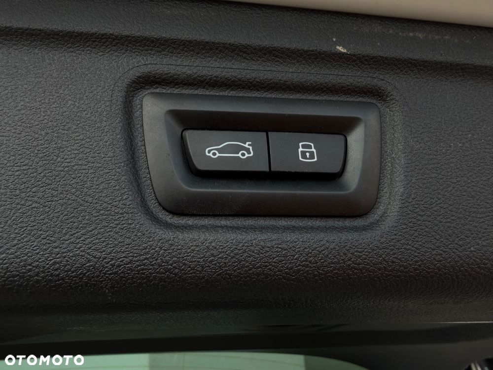 BMW Seria 3 320d xDrive Edition M Sport Shadow - 14