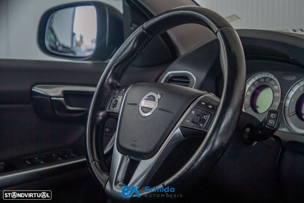 Volvo V60 2.0 D3 Momentum - 22
