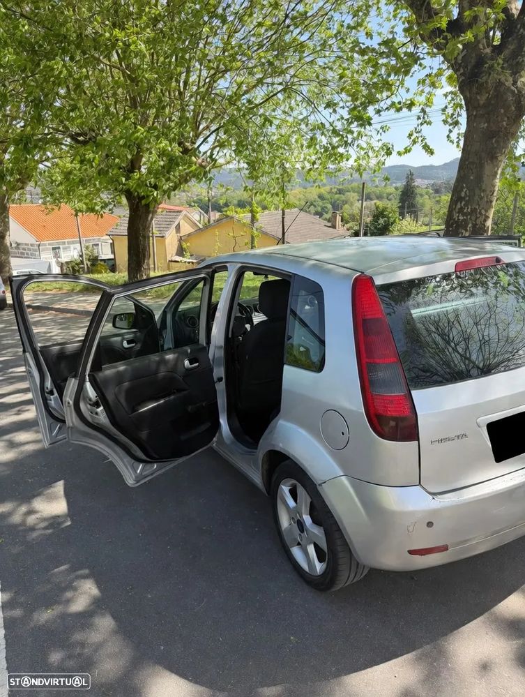 Ford Fiesta 1.4 TDCI Ghia - 7